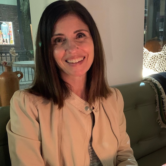 Meet your Posher, Gina - Picture 1 of 1